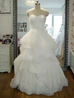 Shop Princess Wedding Dresses Canada with Pickeddresses