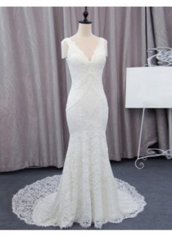 Mermaid/Trumpet Lace Wedding Dress With Illusion And Pearls
