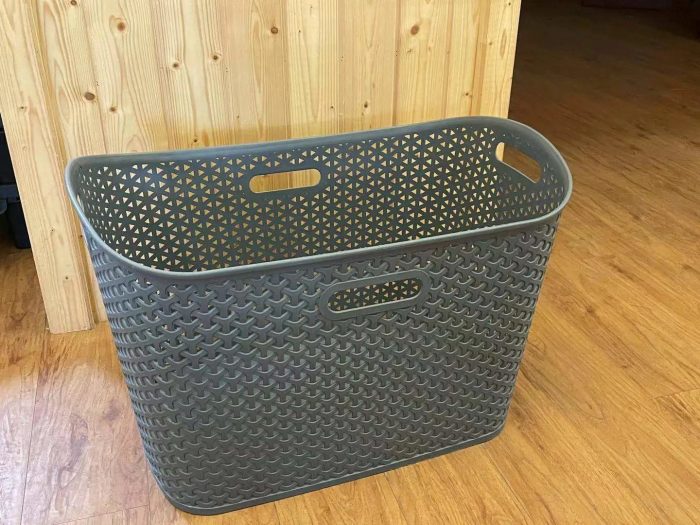 PLASTIC WOVEN BASKET