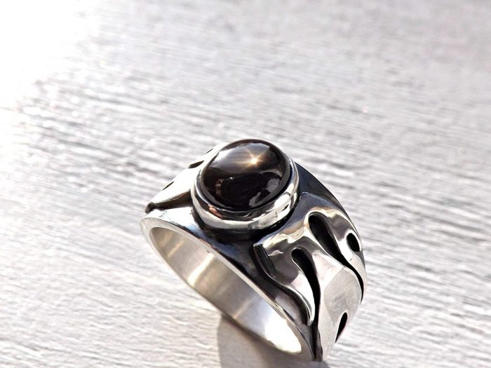 Best Quality Black Star Sapphire