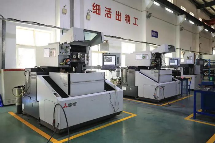 Automotive plastic part making machine