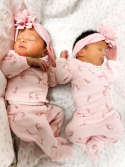 Best Newborn Twin Outfits Ideas | Twin baby clothes ideas