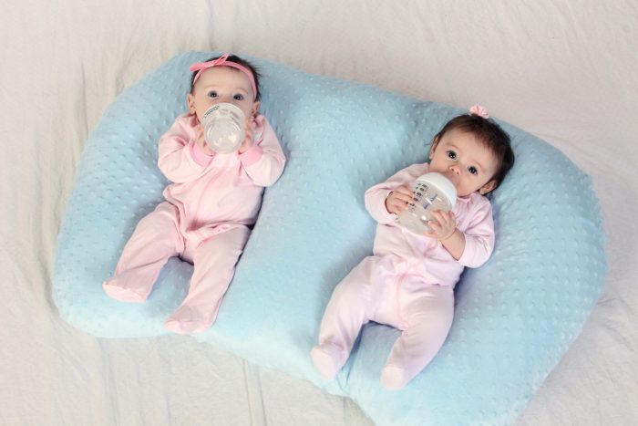 Best Newborn Twin Outfits Ideas | Dressing Twins