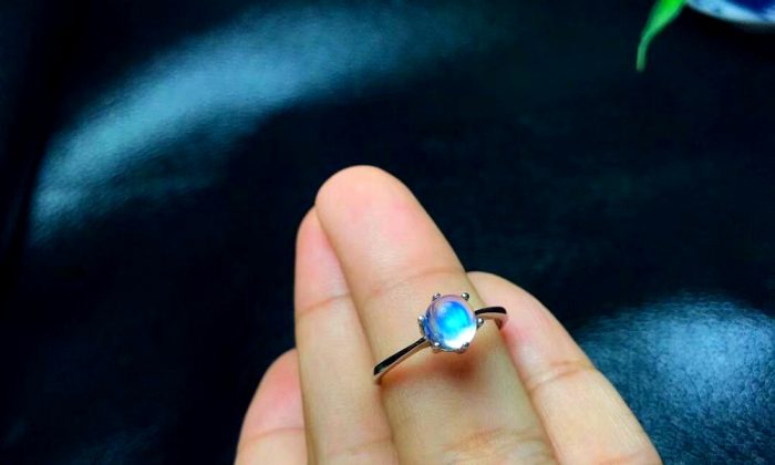 Best Quality Natural Blue Moonstone | Rainbow Moonstone