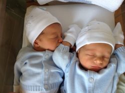 Best Newborn Twin Outfits Ideas | cute twin outfits for babies