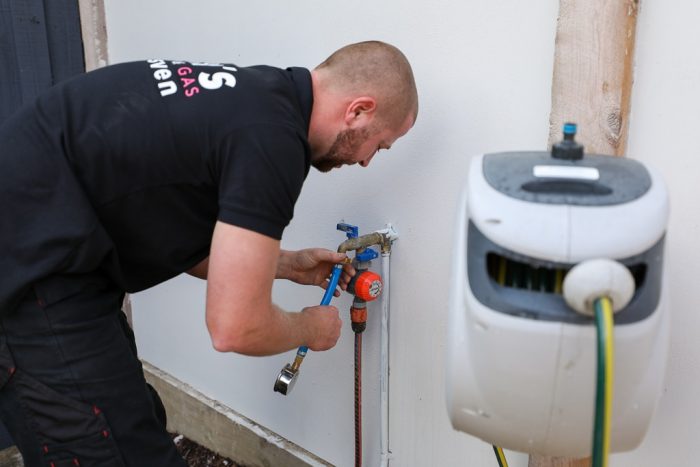 Emergency plumber kew