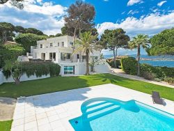 Villa for Sale on Cote dAzur