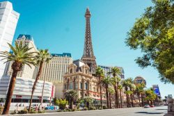 A Spontaneous Spin: Score Last Minutes Holidays to Las Vegas