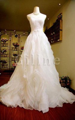 Abito da Sposa Cappellino in Pizzo in Pizzo con Increspature Cuore – Gillne.it