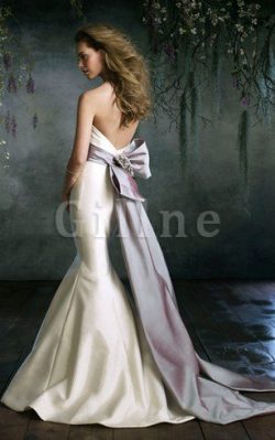 Abito da Sposa in Taffeta Sirena Naturale con Fiocco Schiena Nuda – Gillne.it