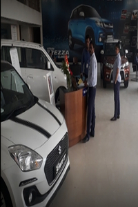 Visit AGR Automobiles For Swift Car On Road Price In Mahmoorganj