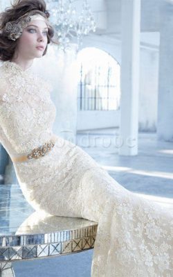 Robe de mariée classique luxueux de col haut avec cristal trou de serrure – GoodRobe