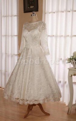 Robe de mariée en grandes tailles avec manche 3/4 a-ligne en satin au niveau de cou – GoodRobe