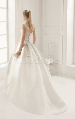 Robe de mariée delicat en satin de mode de bal avec bouton encolure ronde – GoodRobe