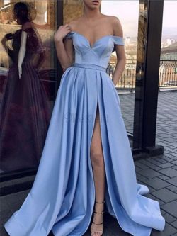 Schulterfreier Ausschnitt Modisch Prinzessin Satin A Linie Abendkleid mit Rüschen – MeKleid.de