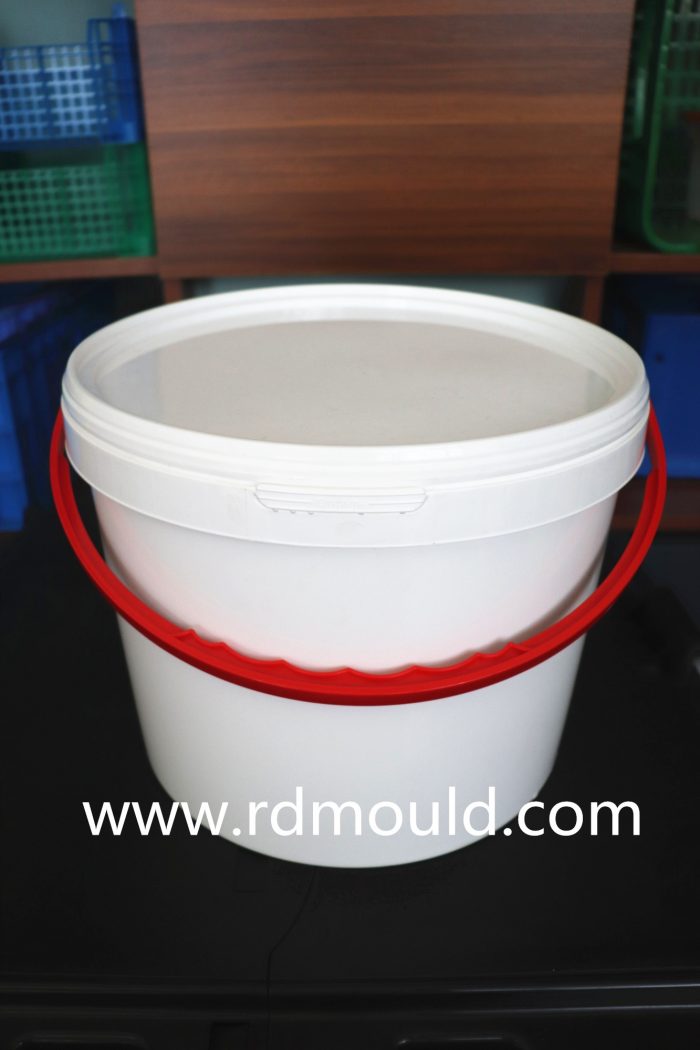 The Impact of Material Choices on Bucket Mould Performance