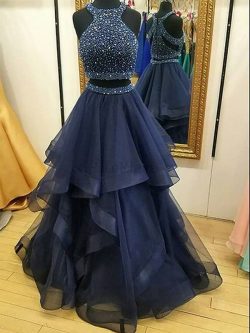 Zwei Stück Ärmelloses Prinzessin Perlenbesetztes Bodenlanges Ballkleid – MeKleid.de