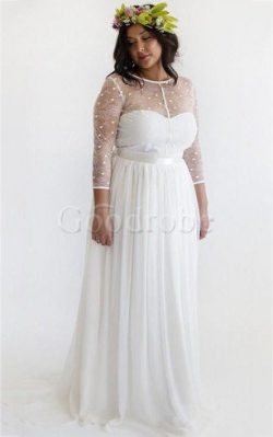 Robe de mariée discrete avec chiffon au bord de la mer avec manche longue jusqu’au sol  ...