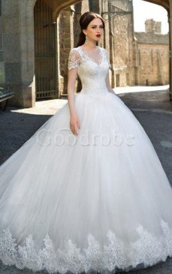 Robe de mariée longue intemporel avec bouton en tulle de mode de bal – GoodRobe