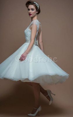 Robe de mariée nature jusqu’au mollet en organza avec sans manches avec nœud à boucles  ...