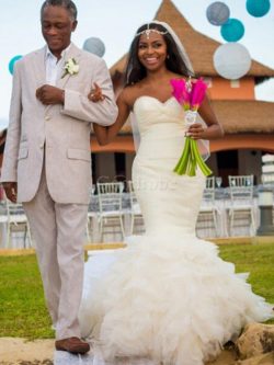 Robe de mariée attrayant manche nulle en organza décolleté dans le dos naturel – GoodRobe