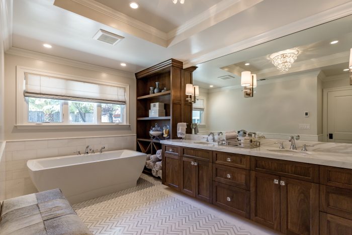 Need Bathroom Renovation in Noida?