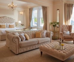 Experience Luxury: Deluxe King Rooms in Bath