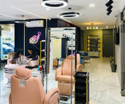 Online Salon Booking: Transforming the Beauty Industry with Convenience
