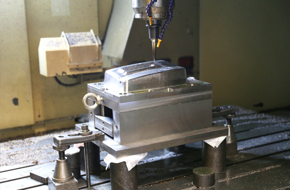 Revolutionizing Automotive Lighting: The Auto Lamp Mould