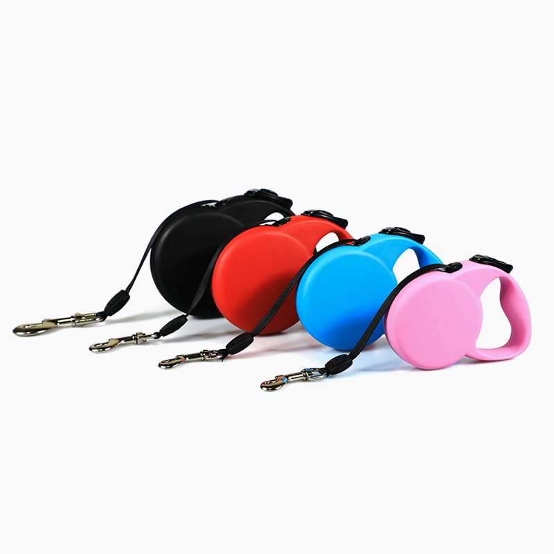 The Ultimate Guide to Pet Retractable Leash: Pros, Cons, and Tips