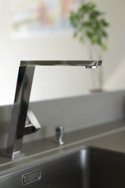 Single Handle Kitchen Faucet