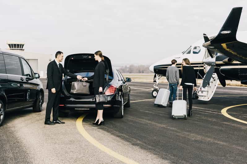 Reliable Airport Transfer in Singapore by Diamond Limousine