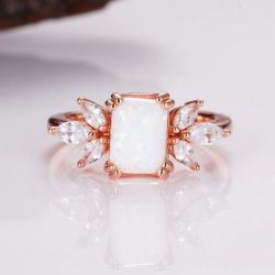 The Emotional Power of Jewelry: Why Rings Still Speak the Loudest