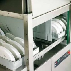 Rustfritt og Oppvaskmaskiner – Nøkkelen til Effektivitet i Profesjonelle Kjøkken