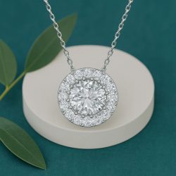 A New Era of Jewelry: Elegance, Sustainability, and Modern Craftsmanship
