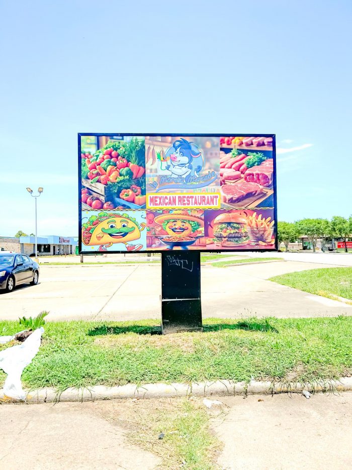 Custom yard signs for your business in Missouri City, TX, USA.