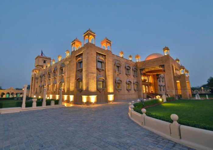 How to Choose the Right Luxury Hotels in Jaisalmer for Your Trip
