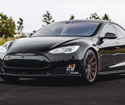 EV Chauffeurs in London | Hoopoe Electric Transfers