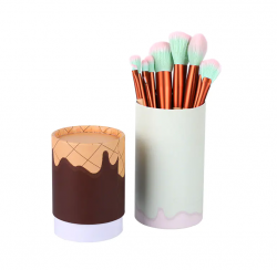 Evaluating Grip Comfort and Handling of New Cosmetic Brush