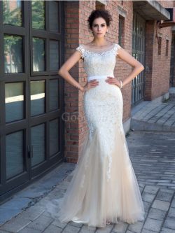 Robe de mariée longue avec manche courte decoration en fleur avec zip de traîne courte – G ...