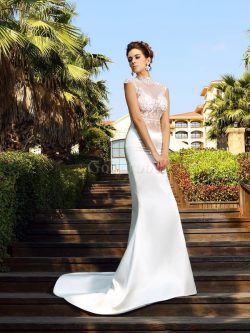Robe de mariée naturel longue avec perle de col haut en satin – GoodRobe