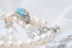 The Luxury Report: The Ultimate Fashion Magazine and Jewellery Guide for Modern Trendsetters