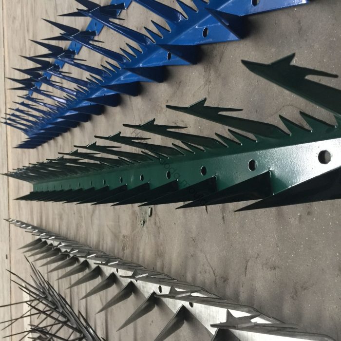 Anti-slip spike stamping die