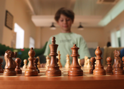 Chess Pro Intelligent Chess Board for Smart Training