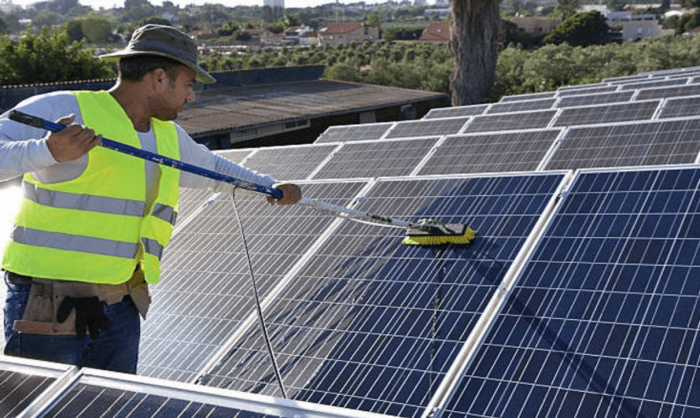 Solar Panel Cleaning – Professional Maintenance for Maximum Energy Efficiency