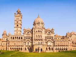 Rajkot to Vadodara Taxi | Rajkot to Vadodara Cab
