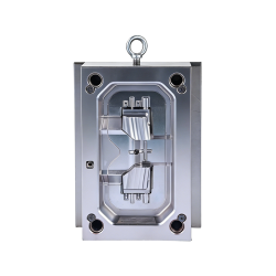 Automotive Lamp Mold: Multi-Cavity Tooling for High-Volume Turn Signal Production