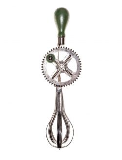 Egg Beater – Green Knob Profile: Classic Kitchen Tool for Effortless Mixing