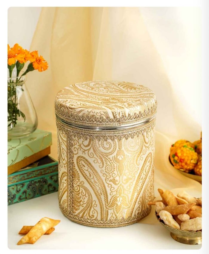 Noori Brocade Ladoo Box Small